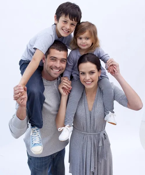 Familia feliz protegida